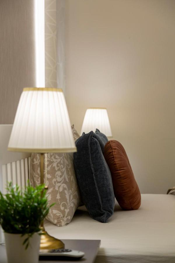 Luxurious Central Apartment In Liszt Ferenc Square 부다페스트 외부 사진