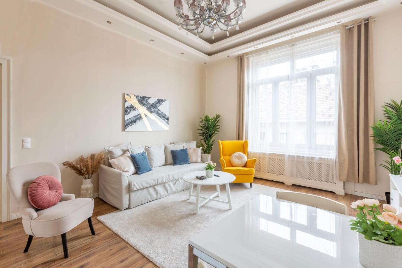 Luxurious Central Apartment In Liszt Ferenc Square 부다페스트 외부 사진
