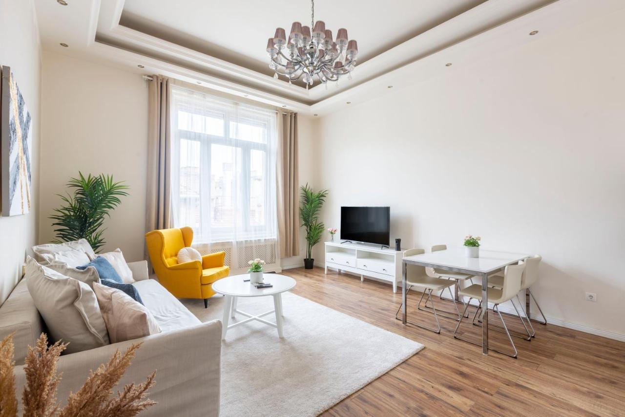Luxurious Central Apartment In Liszt Ferenc Square 부다페스트 외부 사진